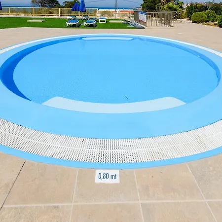 Immaculate 1-Bed Beach Apartment In Albufeira Albufeira